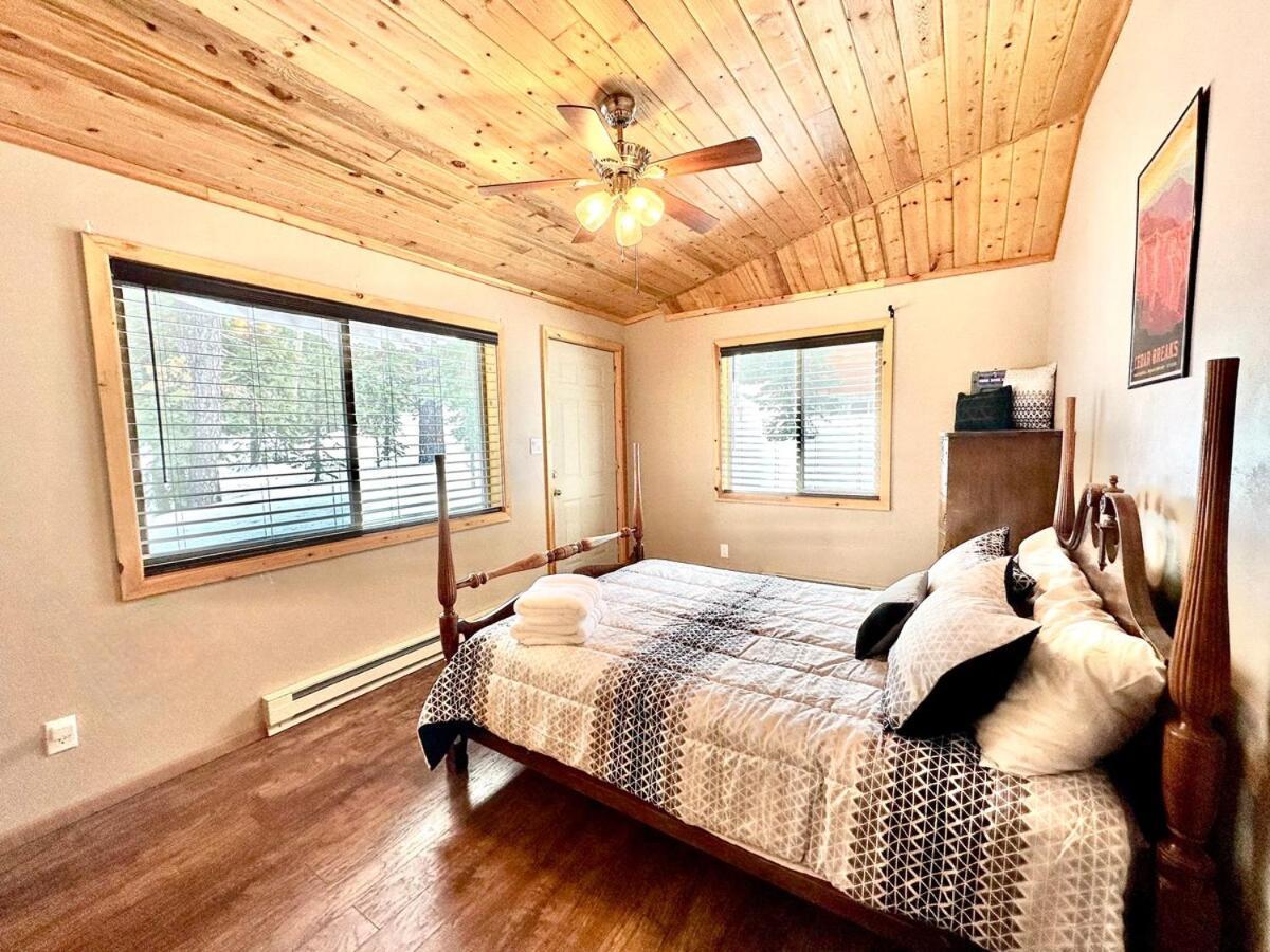Lovely Log Cabin With Fire Pit! Duck Creek Village Exterior foto